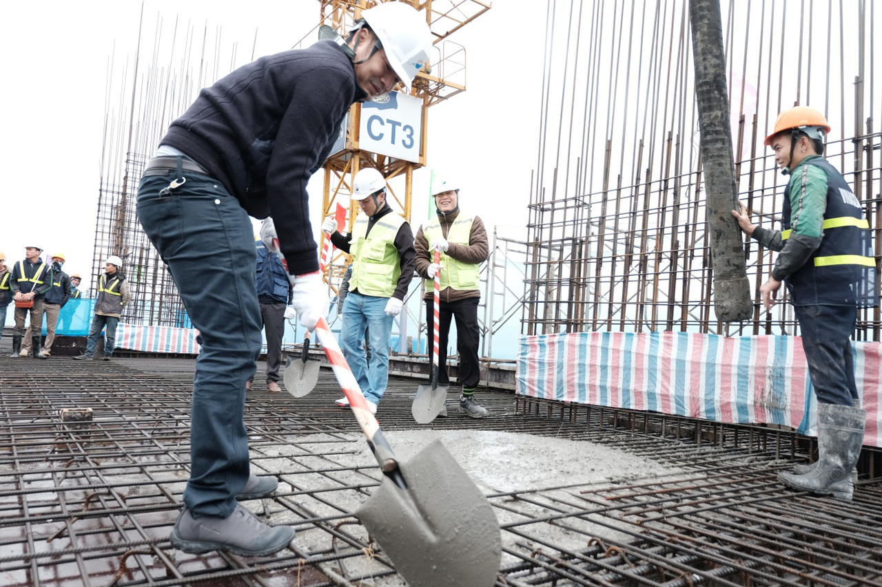 Tập đoàn Sunshine long trọng tổ chức lễ cất nóc dự án Sunshine Riverside