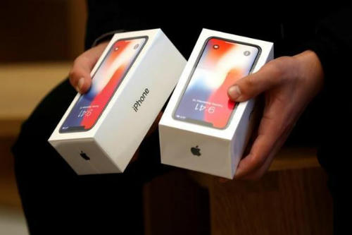 Giá iPhone X xách tay và chính hãng ở Việt Nam giảm sâu và mạnh trước Tết.