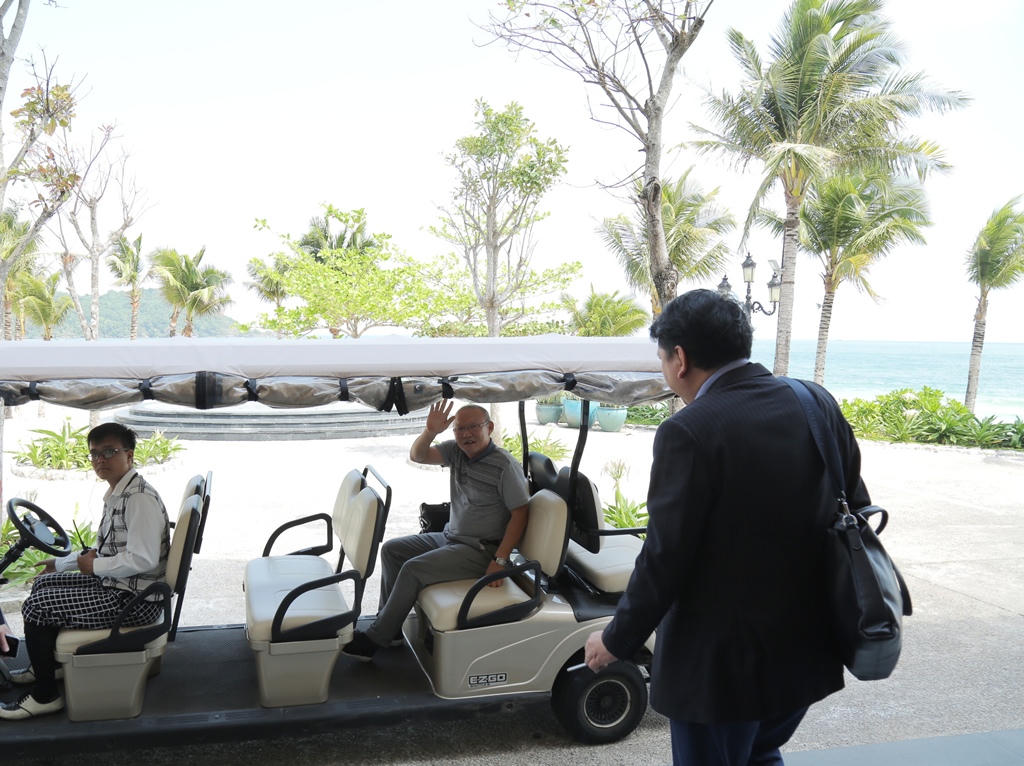 Sun Group thực hiện lời hứa tặng 1 tỷ đồng và kỳ nghỉ dưỡng tại JW Marriott Phu Quoc Emerald Bay cho U23 Việt Nam