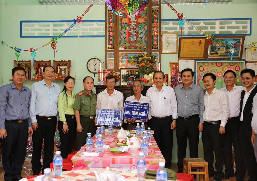 Phó Thủ tướng Trương Hòa Bình thăm, chúc Tết tại Long An