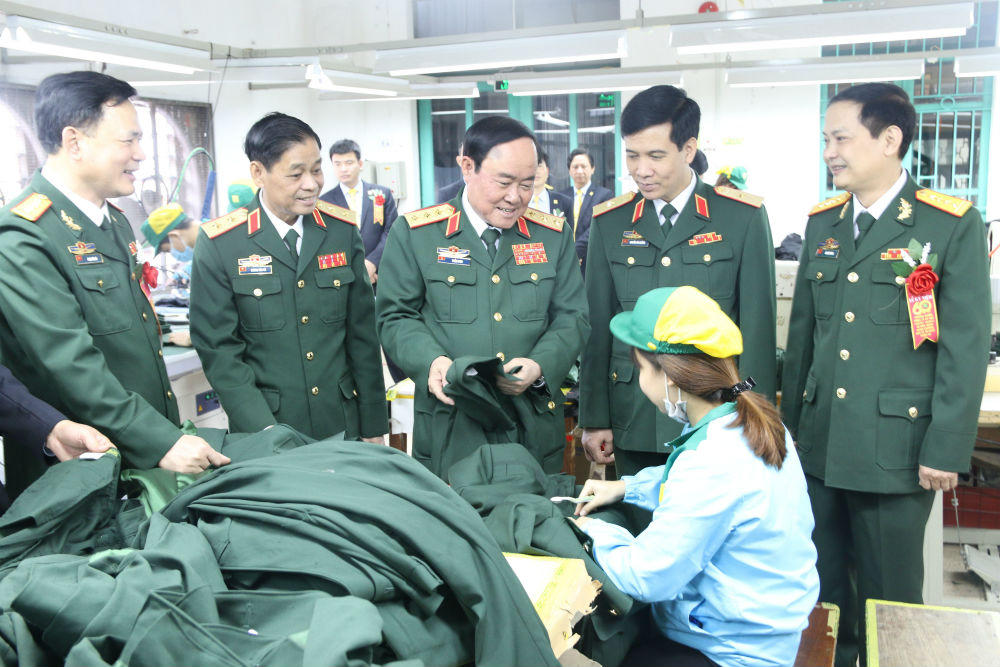 Non sông cất cánh