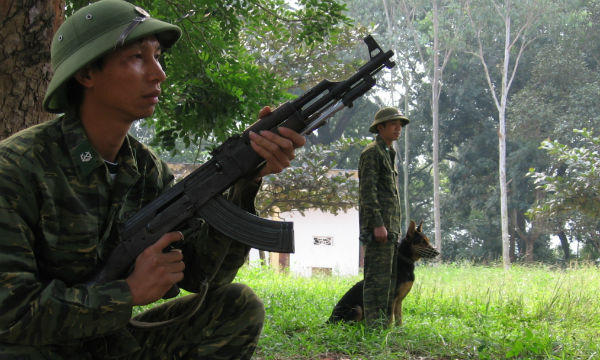 Đồng đội đặc biệt của lính biên phòng