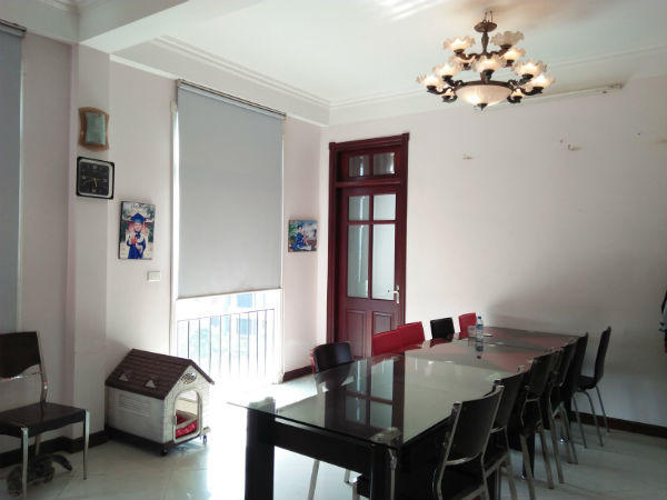 Vượt lên dị nghị xây khách sạn “chỉ phục vụ chó mèo”