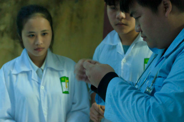 Vui buồn chuyện nghề bác sĩ cún cưng