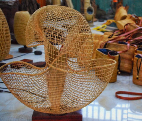 Những làng nghề đan cỏ thành tiền 