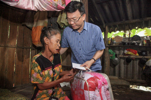 Ngày về ấm áp nghĩa tình cùng Bộ trưởng Lê Thành Long …