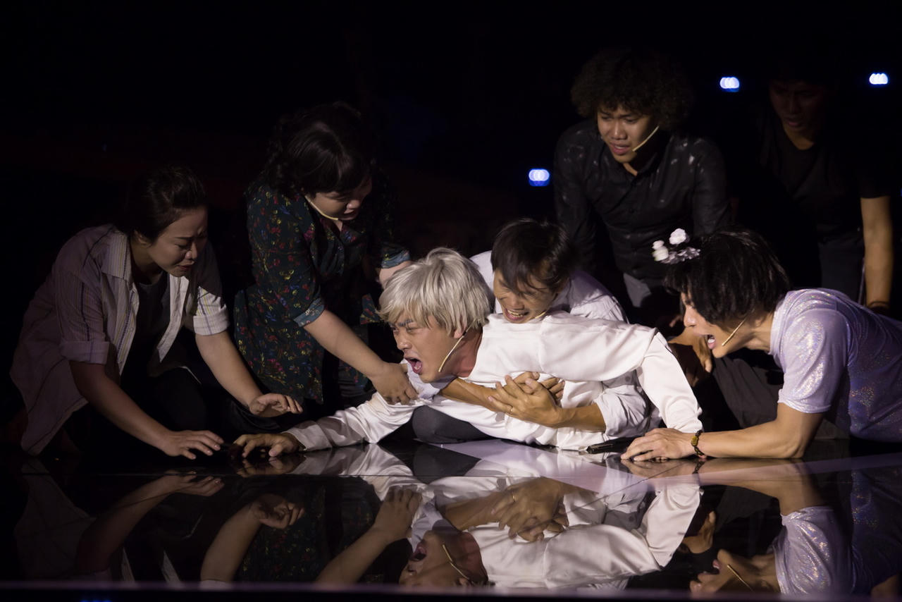 Nhóm Khủng long tí hon giành Quán quân Cười Xuyên Việt – Tiếu lâm hội mùa 2