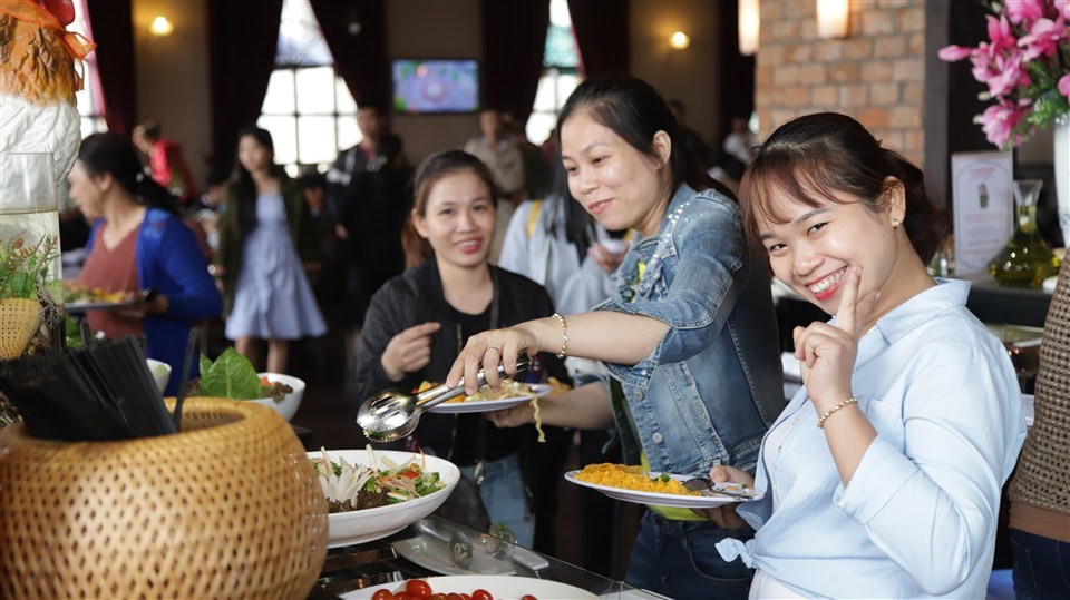 Sun World Ba Na Hills rộn rã đón du khách Quảng Nam - Đà Nẵng trong tháng 3 tri ân