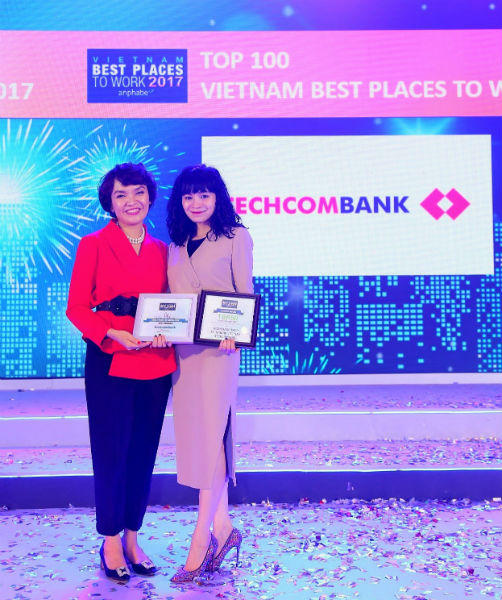 Techcombank tiếp tục tăng 2 bậc trong “Top 100 nơi làm việc tốt nhất Việt Nam 2017”
