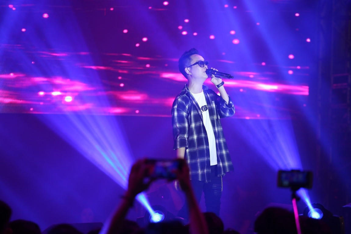 Á hậu Huyền My cùng dàn sao Việt ‘quẩy tưng’ tại Lễ hội Phố hàng nóng