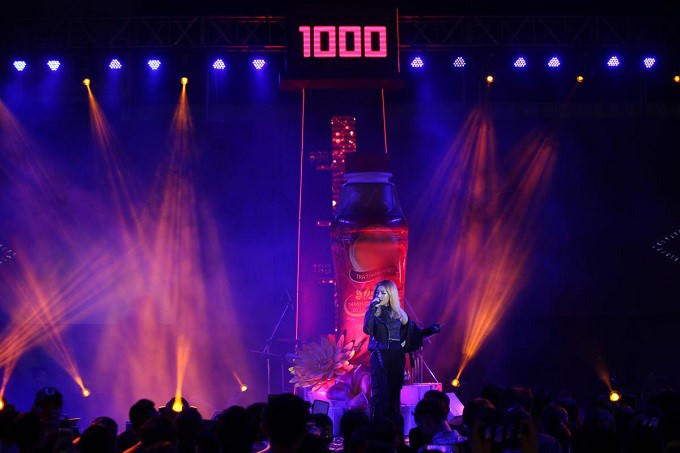 Á hậu Huyền My cùng dàn sao Việt ‘quẩy tưng’ tại Lễ hội Phố hàng nóng