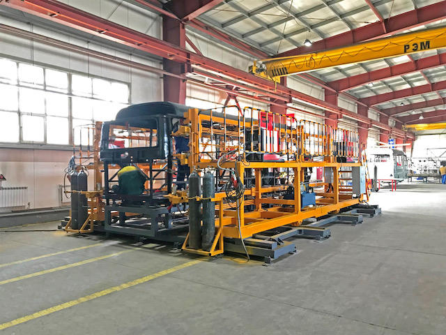 Thaco chuyển giao công nghệ sản xuất xe bus Thaco HB73S  cho đối tác Kazakhstan