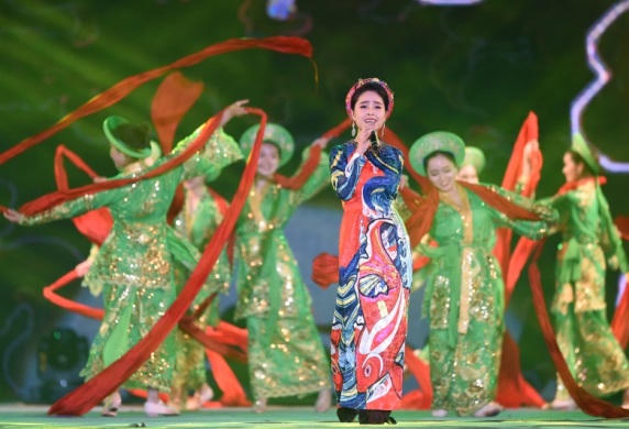 “Đêm trắng Hạ Long” và một Carnaval cuốn hút đến từng giây