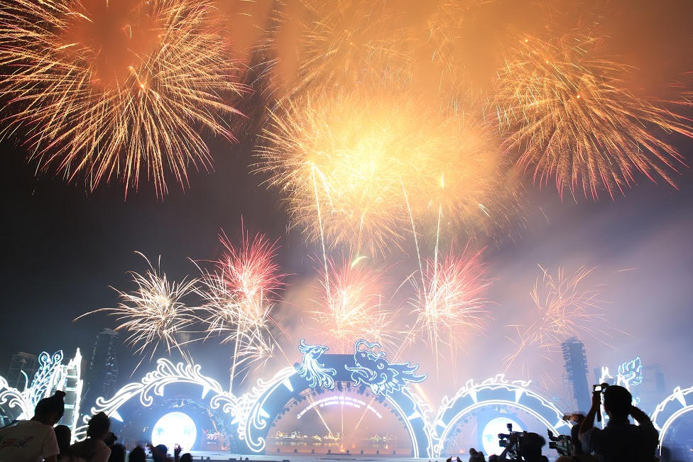 “Đêm trắng Hạ Long” và một Carnaval cuốn hút đến từng giây