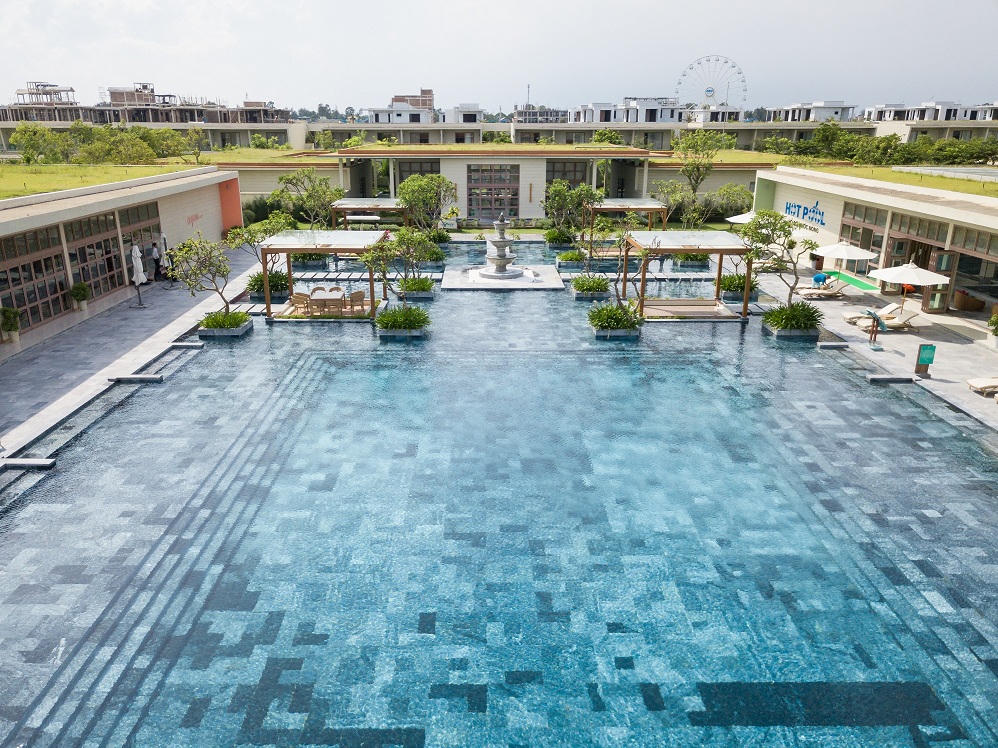 Chiêm ngưỡng hệ thống bể bơi khủng tại Resort nắm giữ 2 kỷ lục Việt Nam