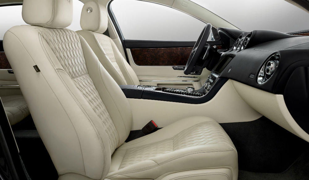 Jaguar XJ50 - 50 năm mẫu sedan huyền thoại của Jaguar