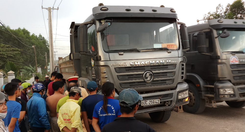 Xe ben gây tai nạn chết người rồi bỏ chạy