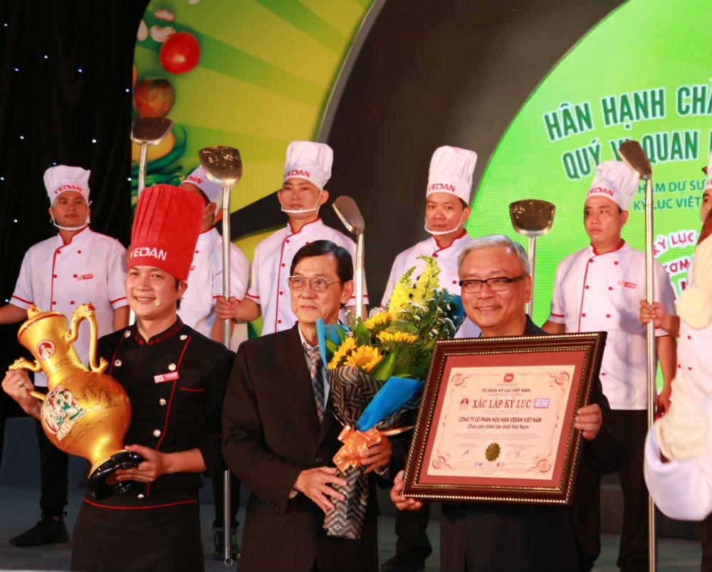 Công bố sự kiện xác lập kỷ lục chảo cơm chiên lớn nhất Việt Nam