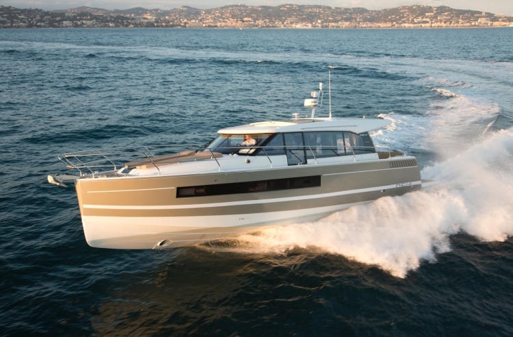 Tập đoàn FLC ký hợp đồng mua hai du thuyền hạng sang với Vietyacht