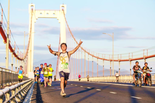 sap-dien-ra-cuoc-thi-chay-manulife-danang-international-marathon-2017-1