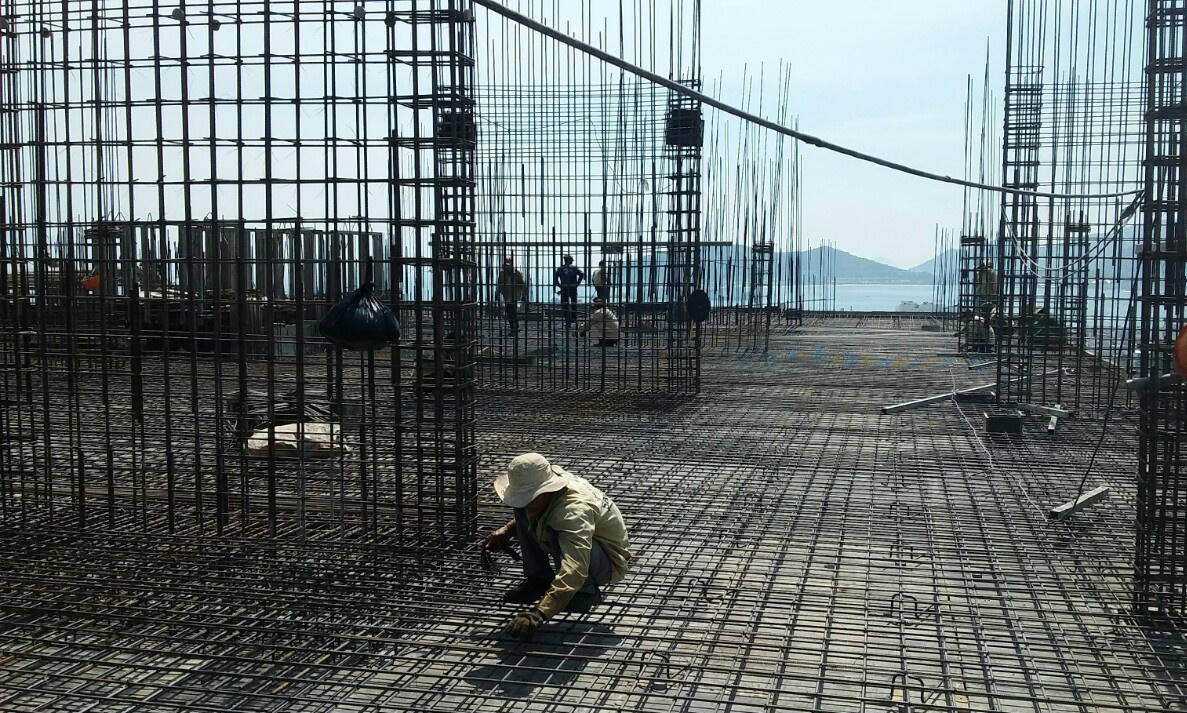 Cất nóc dự án P.H Complex Nha Trang