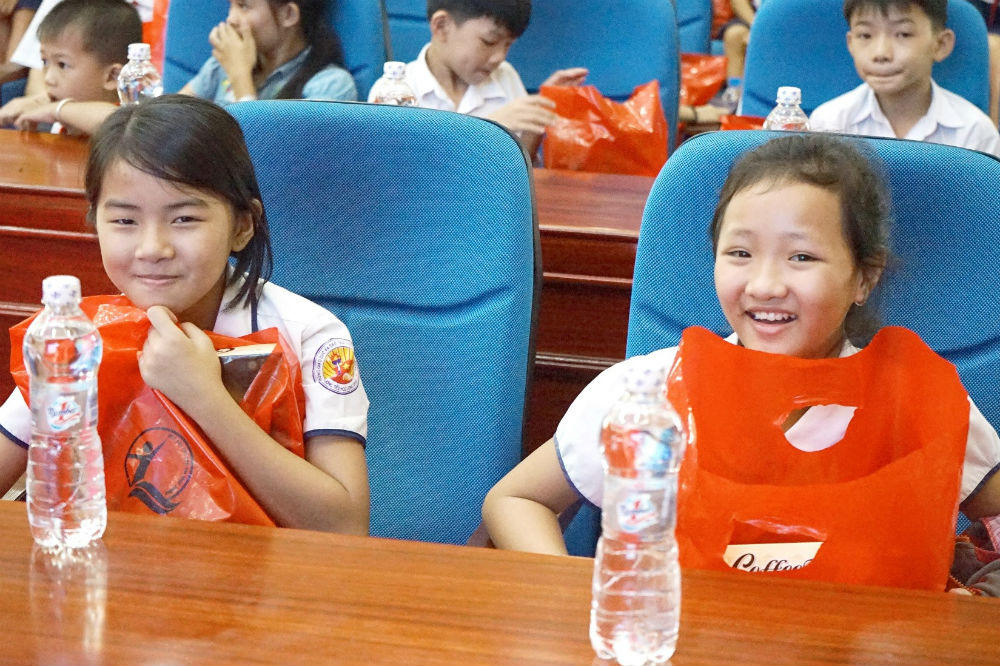 Tân Hiệp Phát trao tặng hàng nghìn phần quà cho trẻ em nhân ngày Quốc tế thiếu nhi