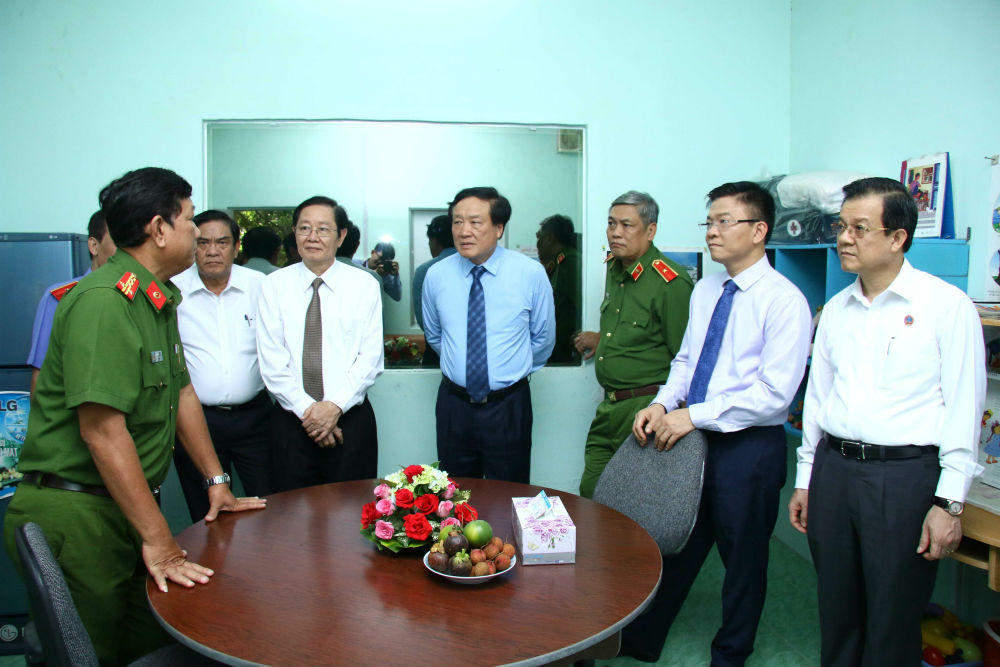 Đồng Tháp: Ra mắt Tòa Gia đình và Người chưa thành niên 