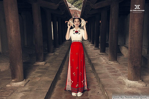 NTK Việt tung bộ ảnh Áo dài quốc kỳ độc đáo chào đón World Cup