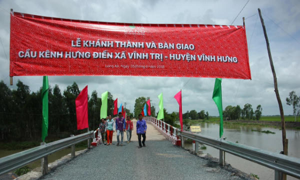 Nhịp cầu nối những niềm vui cho người dân xã Vĩnh Trị