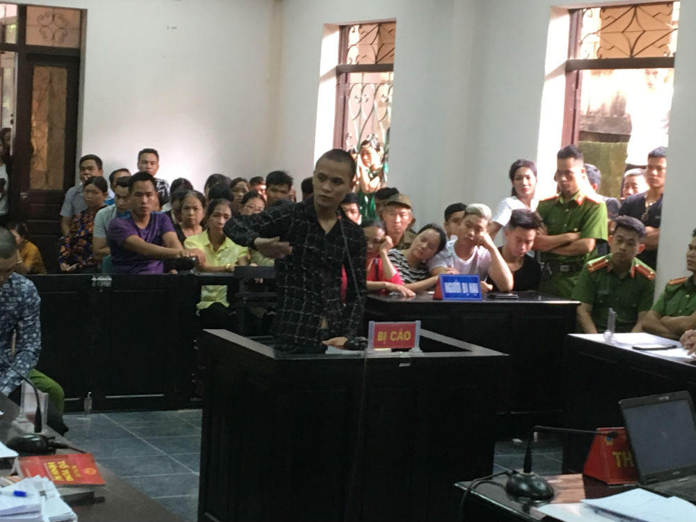 Vụ 'cố ý gây thương tích' tại Văn Bàn: Tòa “lưu ý” về dấu hiệu của tội danh nặng hơn