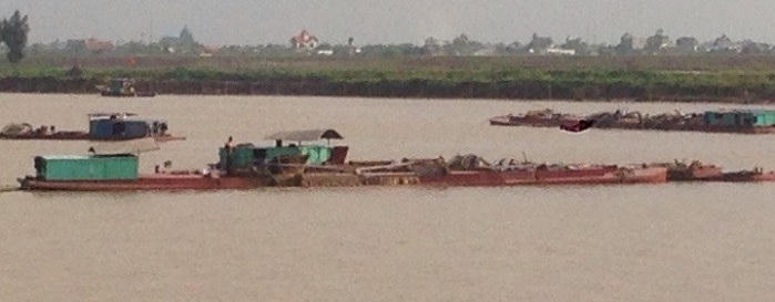 Cty CP Thủy sản Xuân Thủy tiếp tục khai thác cát sai phép trên sông Hồng