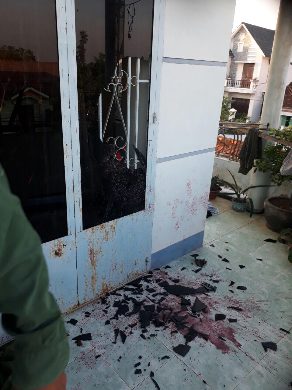 “Khủng bố” bằng “bom bẩn” tại khu vực nhiều lãnh đạo huyện sinh sống