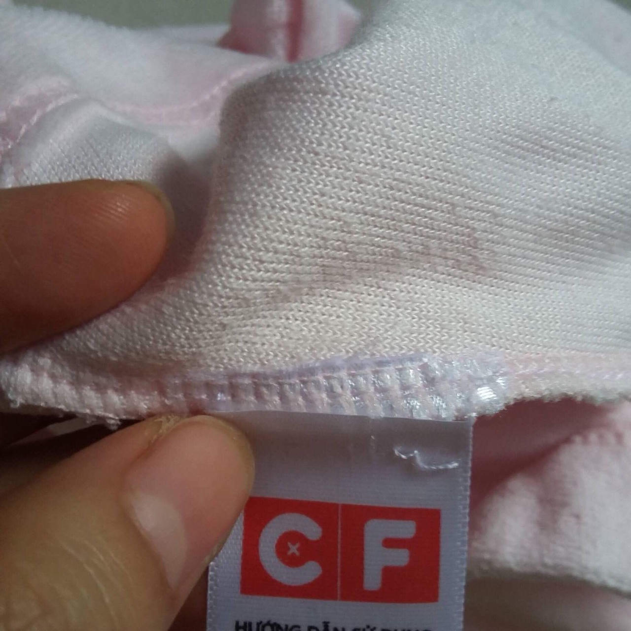 Siêu thị Con Cưng bị tố dán tem “xịn” lên hàng xuất xứ “tù mù”