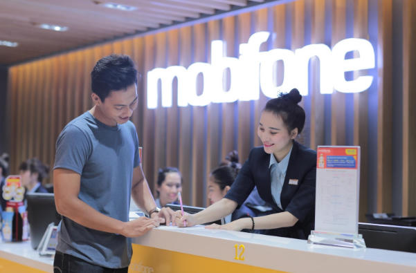 Hời gấp đôi khi mua Samsung Galaxy J8 tại cửa hàng MobiFone