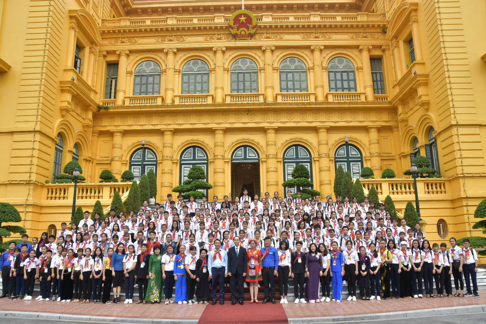 Chủ tịch nước gặp mặt 200 đại biểu thiếu nhi