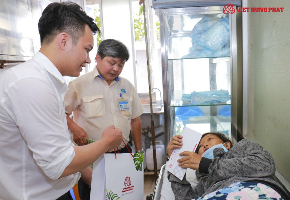 Những tấm lòng đến với bệnh nhân ung thư