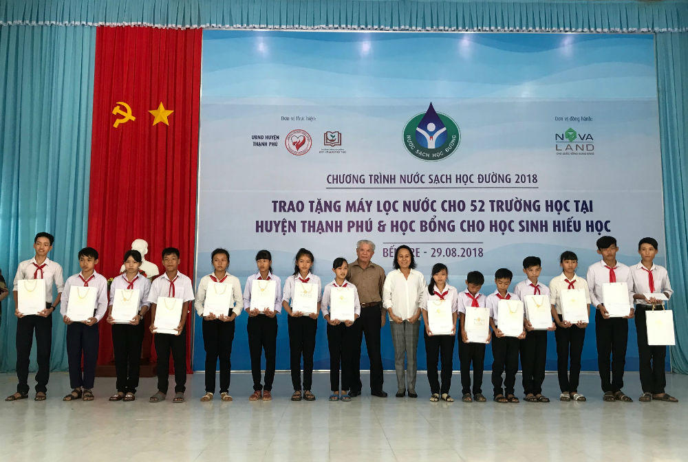 Thêm hàng chục ngàn học sinh, giáo viên tại Bến Tre có nước uống sạch đạt chuẩn