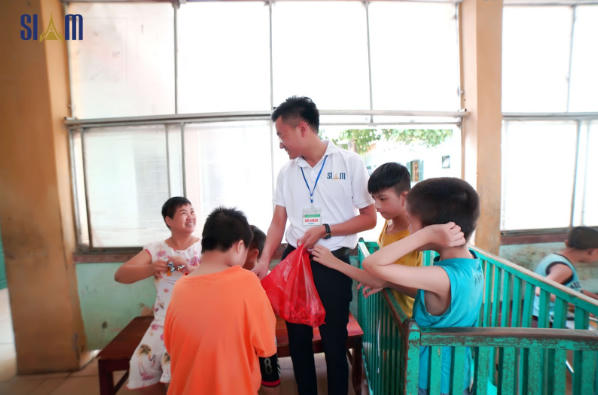 Viện thẩm mỹ Siam Thailand và chuyến đi từ thiện nhiều cảm xúc