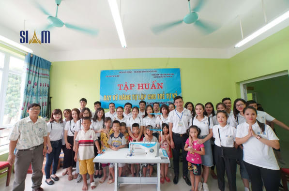 Viện thẩm mỹ Siam Thailand và chuyến đi từ thiện nhiều cảm xúc