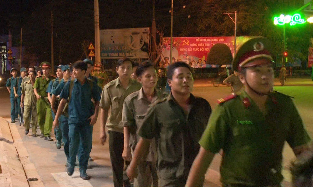 Rèn quân kết hợp tuần tra bảo vệ