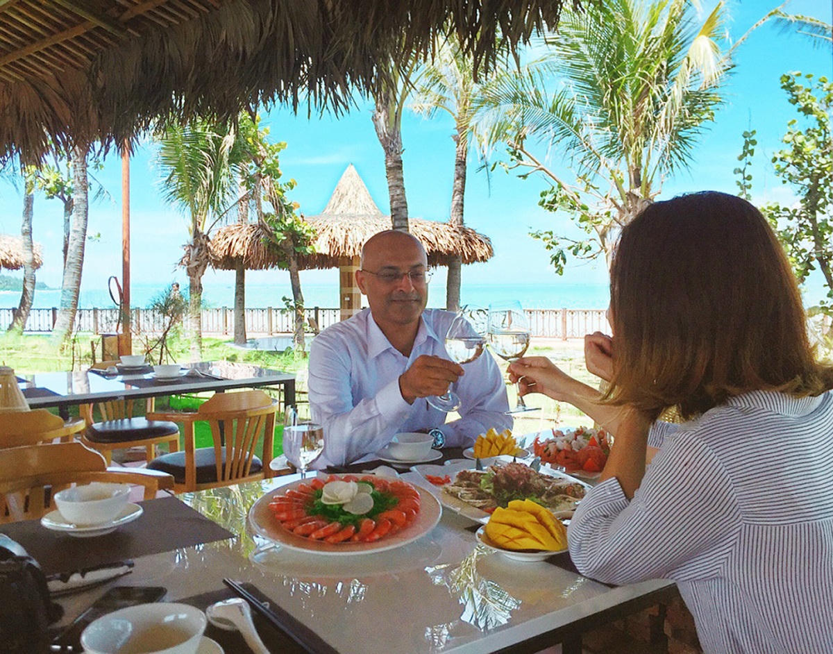 “Khám phá” nhà hàng hải sản mới toanh siêu hút khách ở Sầm Sơn