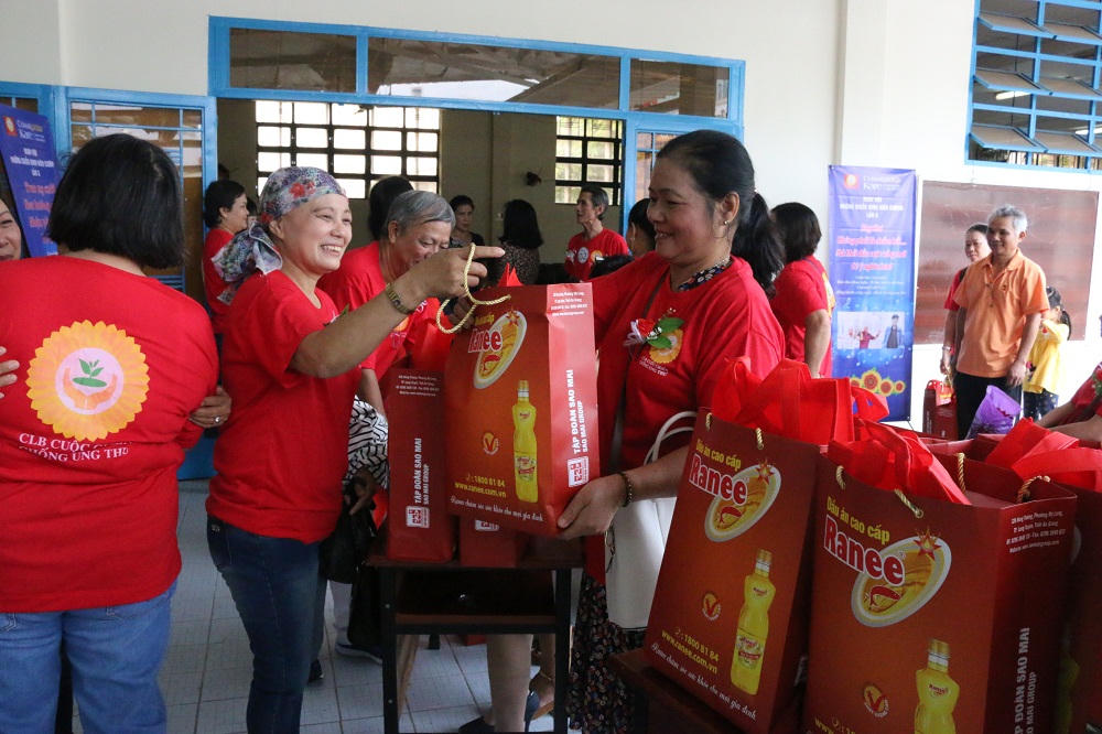 Mang vị yêu thương đến triệu gia đình