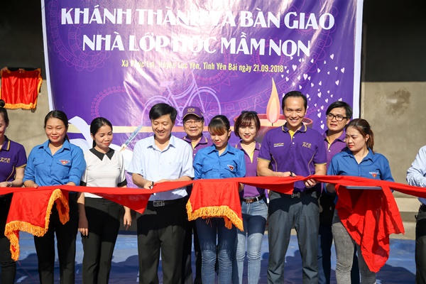 Chủ tịch Think Big Group trao 1,5 tỷ đồng cho quê hương Yên Bái 