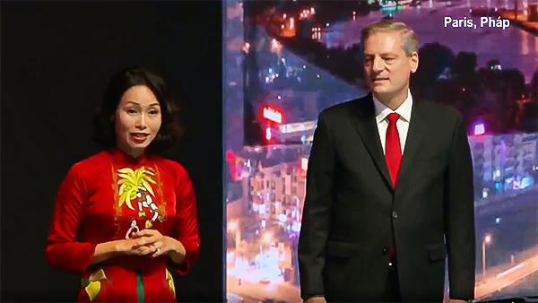 Bà Lê Thị Thu Thủy và ông Jim Deluca.