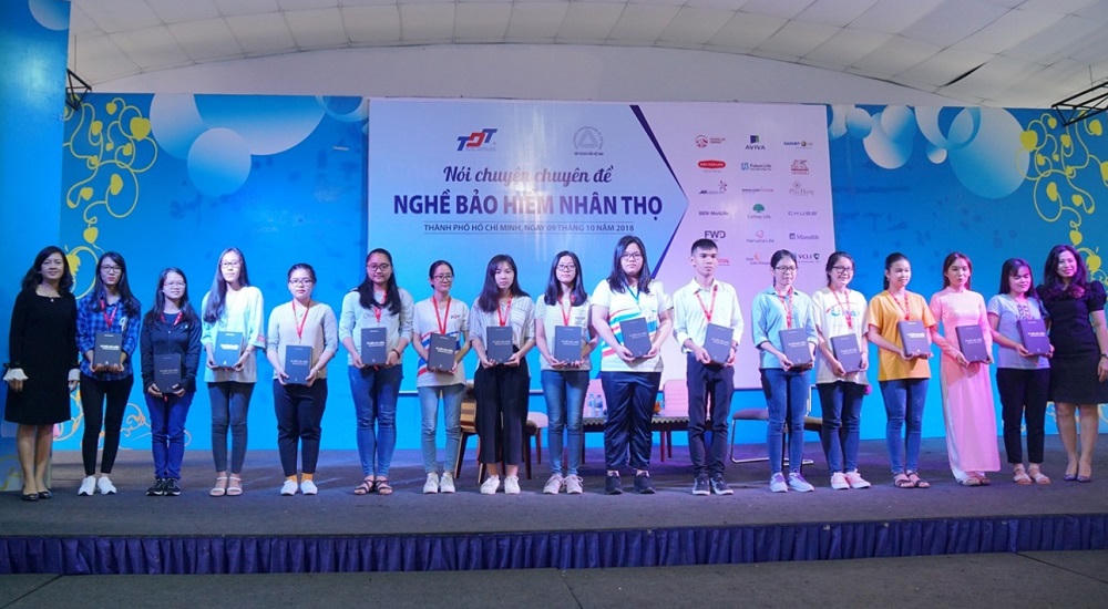 Hơn 500 sinh viên tham gia thảo luận chuyên đề “Nghề bảo hiểm nhân thọ”