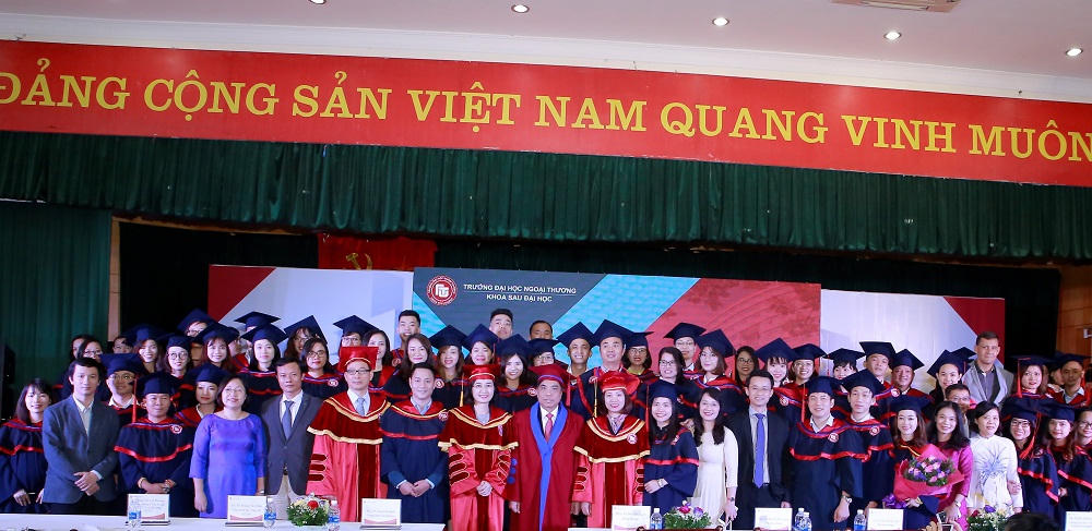 Trường Đại học Ngoại thương: Khoa Sau đại học tổ chức khai giảng và trao bằng tốt nghiệp tiến sĩ, thạc sĩ năm 2018