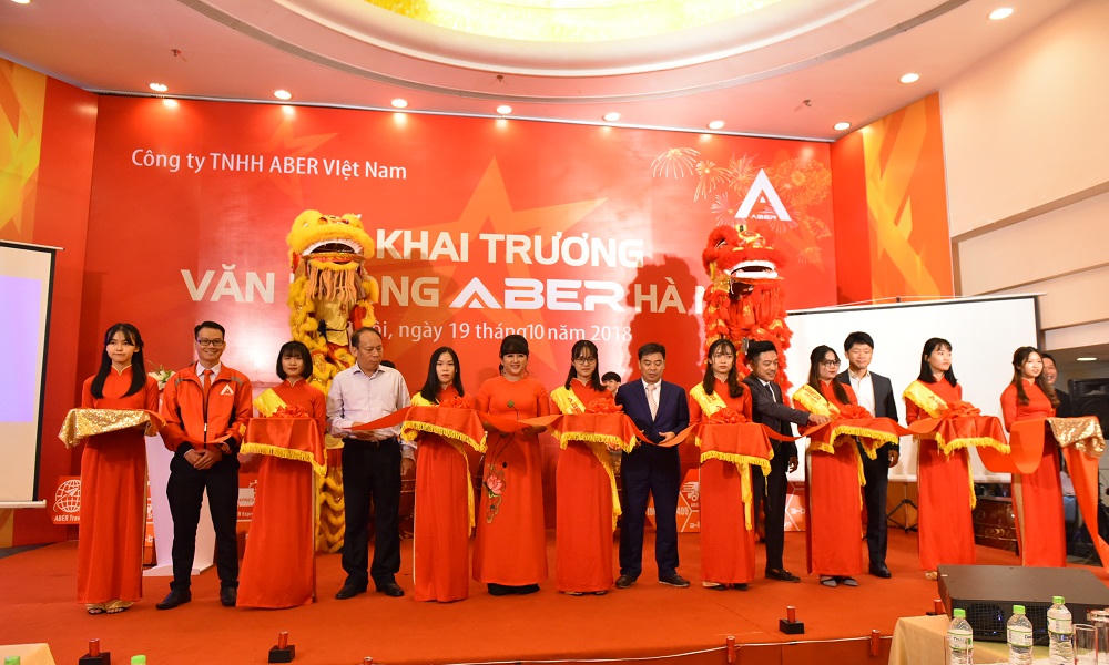 Ứng dụng gọi xe công nghệ của người Việt trẻ tái xuất, khai trương văn phòng Hà Nội