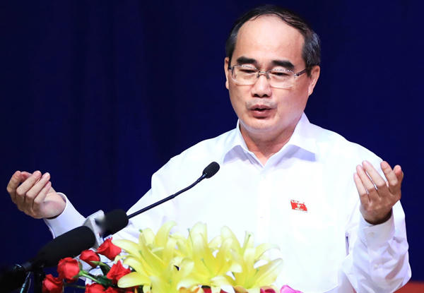 Ông Nguyễn Thiện Nhân nói về quá trình giải quyết khiếu nại của bà con. Ảnh: Hữu Khoa.