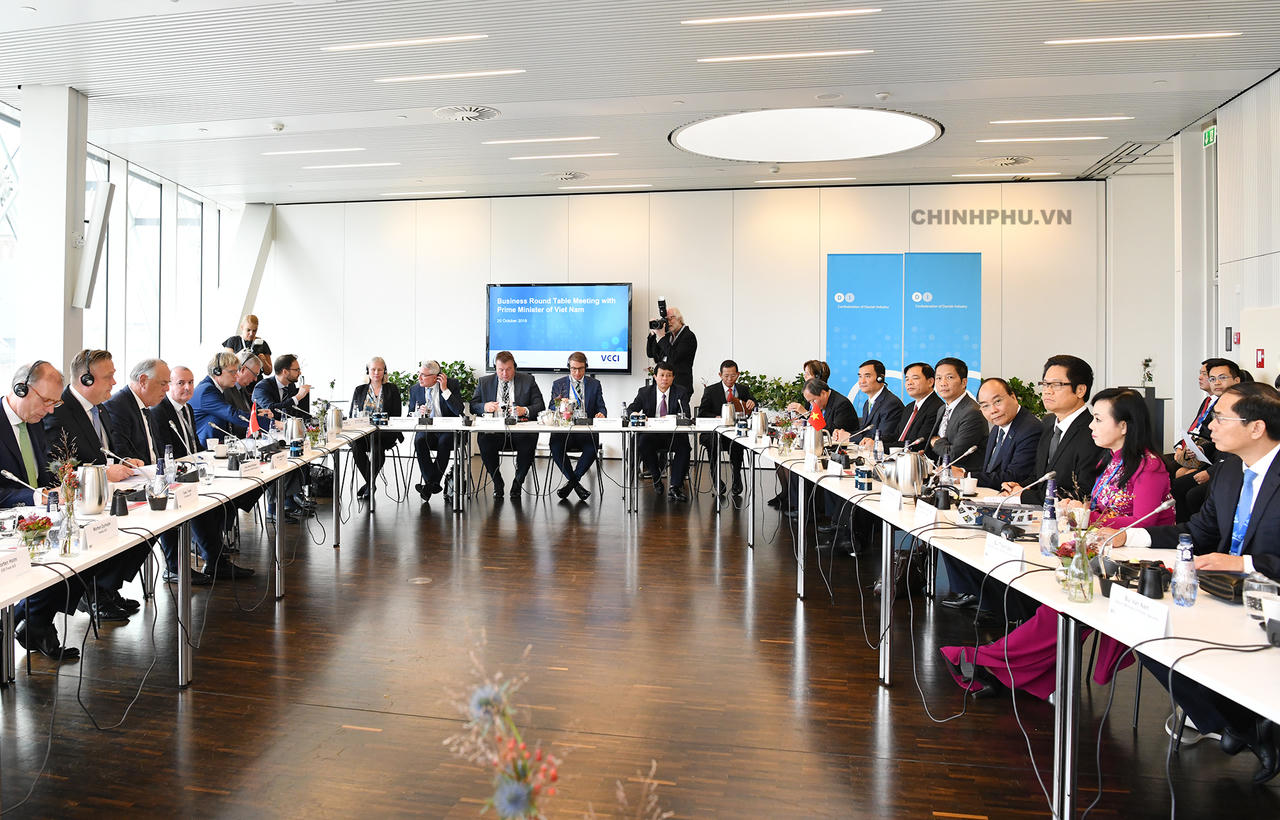 Thủ tướng đối thoại với các doanh nghiệp hàng đầu Đan Mạch