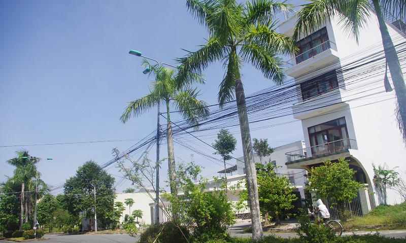 Chủ đầu tư bỏ trốn, Công ty mất khả năng chi trả: Dân bơ vơ trong khu dân cư ngổn ngang